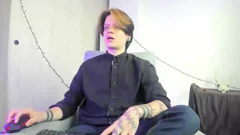 Angelo online show from 12-17-25, 03:51