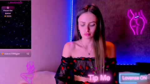 Snapshot of jess_kahawaty chatting on 12-16-25, 12:32 Jess online show from 12-16-25, 12:32