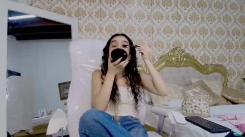 Snapshot of jessb_ chatting on 09-09-25, 06:18 jessb_ online show from 09-09-25, 06:18