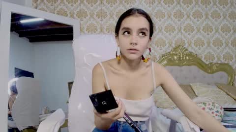 Snapshot of jessb_ chatting on 09-11-25, 06:30 jessb_ online show from 09-11-25, 06:30