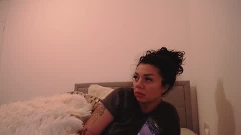 Snapshot of jessebella chatting on 01-19-25, 07:04 jesse online show from 01-19-25, 07:04