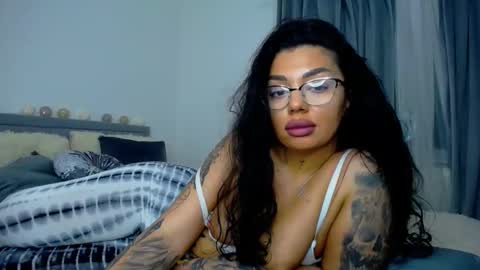 Snapshot of jessebella chatting on 02-17-25, 04:42 jesse online show from 02-17-25, 04:42