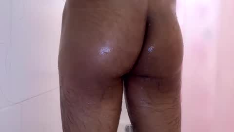 Snapshot of jesselopezcali chatting on 01-17-25, 07:27 Hungjessy online show from 01-17-25, 07:27