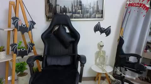 bella  adams online show from 10-25-25, 01:29