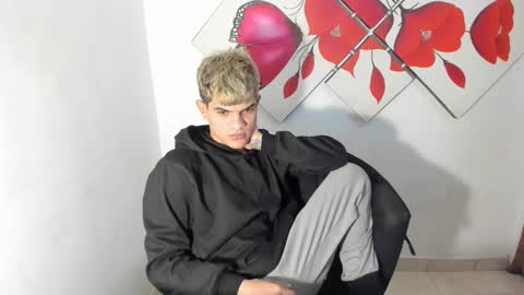 Snapshot of jesshot_bigcock chatting on 01-13-26, 05:13 jesshot_bigcock online show from 01-13-26, 05:13