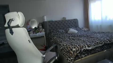 Snapshot of jessica19955 chatting on 12-04-25, 12:03 Maria online show from 12-04-25, 12:03