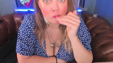 Snapshot of jessica_foxie chatting on 01-28-25, 04:30 Jessica online show from 01-28-25, 04:30