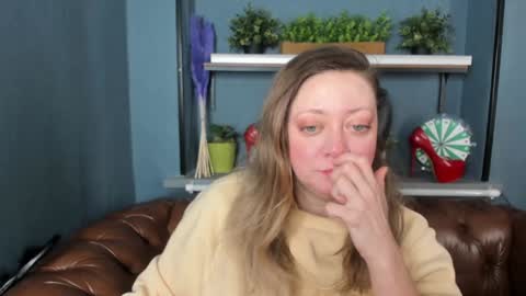 Snapshot of jessica_foxie chatting on 02-04-25, 12:33 Jessica online show from 02-04-25, 12:33