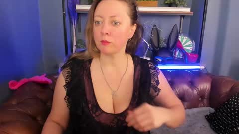 Snapshot of jessica_foxie chatting on 03-03-25, 11:33 Jessica online show from 03-03-25, 11:33