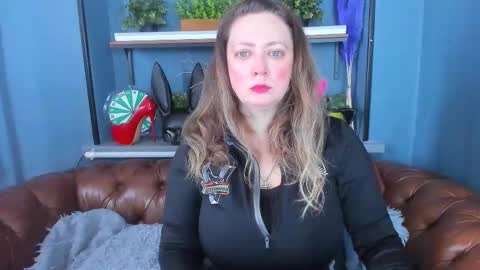 Snapshot of jessica_foxie chatting on 03-05-25, 11:49 Jessica online show from 03-05-25, 11:49