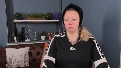 Snapshot of jessica_foxie chatting on 10-04-25, 11:08 Jessica online show from 10-04-25, 11:08