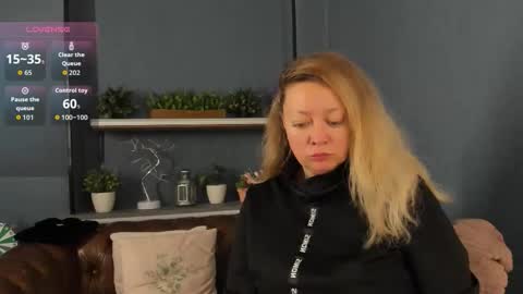 Snapshot of jessica_foxie chatting on 10-15-25, 10:59 Jessica online show from 10-15-25, 10:59