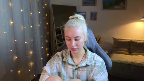 Jessy online show from 12-20-24, 06:13