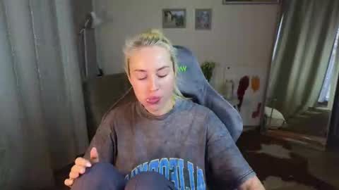 Jessy online show from 02-14-25, 06:45