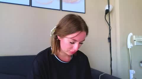 Jessy online show from 11-30-25, 07:23