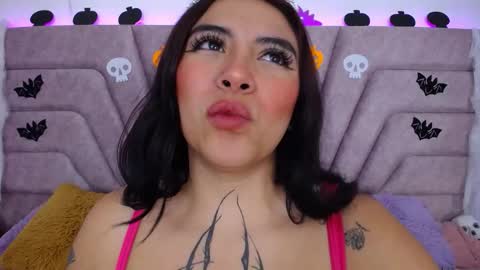 Snapshot of jessica_kraft_ chatting on 10-30-25, 01:18 Jessica Kraft online show from 10-30-25, 01:18