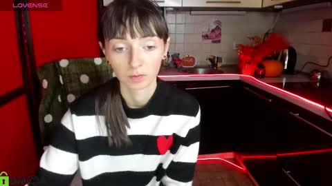 jessicaforris online show from 11-18-25, 07:57