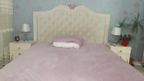 single mommy online show from 12-10-24, 04:06