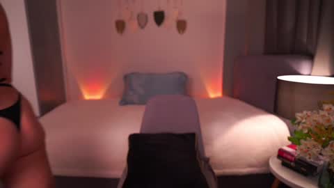 Jessica online show from 12-25-24, 07:24