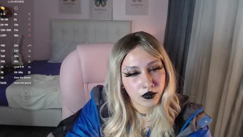 Snapshot of jessie_williams_01 chatting on 12-31-24, 10:48 Your Sweet Angel online show from 12-31-24, 10:48