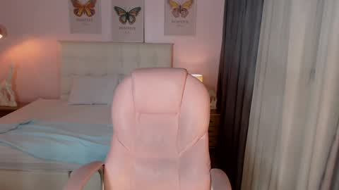 Snapshot of jessie_williams_01 chatting on 01-04-25, 07:13 Your Sweet Angel online show from 01-04-25, 07:13