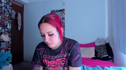 Snapshot of jessie_williams_01 chatting on 01-21-25, 05:41 Your Sweet Angel online show from 01-21-25, 05:41