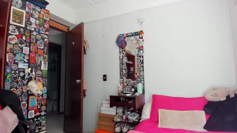 Snapshot of jessie_williams_01 chatting on 01-22-25, 05:38 Your Sweet Angel online show from 01-22-25, 05:38