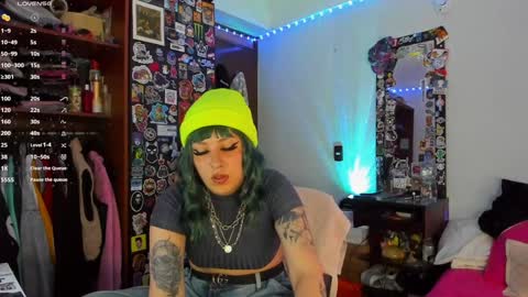 Snapshot of jessie_williams_01 chatting on 02-03-25, 08:35 Your Sweet Angel online show from 02-03-25, 08:35