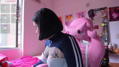 Snapshot of jessie_williams_01 chatting on 03-10-25, 07:40 Your Sweet Angel online show from 03-10-25, 07:40