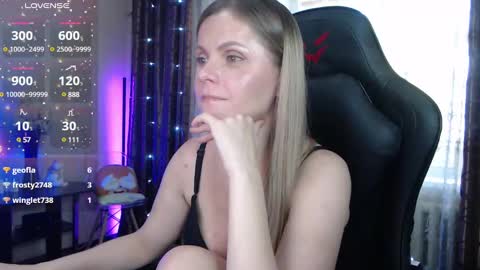 Jess online show from 03-09-25, 03:32