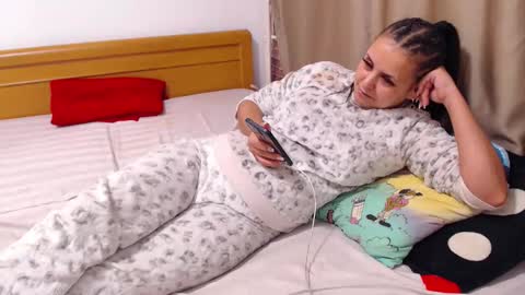 jessiestar3 online show from 11-09-25, 06:44