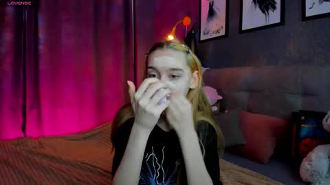 Jessie online show from 10-28-25, 08:29