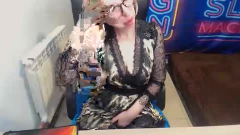 Snapshot of jessikaalba chatting on 02-19-26, 08:38 Victoria online show from 02-19-26, 08:38