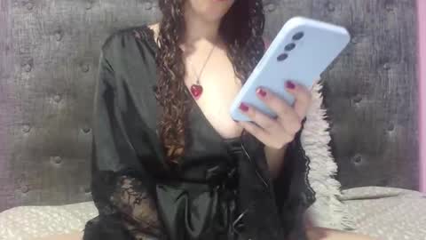 Snapshot of jessymoon00 chatting on 05-24-26, 04:23 jessy online show from 05-24-26, 04:23