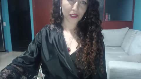 Snapshot of jessymoon00 chatting on 05-25-26, 04:29 jessy online show from 05-25-26, 04:29