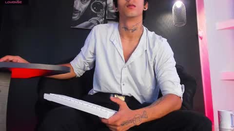 Snapshot of jett_savage chatting on 09-10-25, 01:00 jett_savage online show from 09-10-25, 01:00