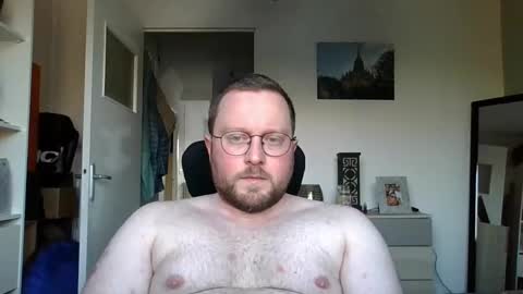 jeuneloup92 online show from 02-25-25, 05:15