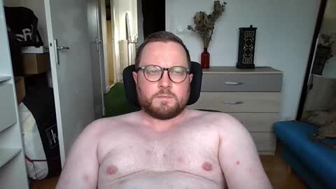 jeuneloup92 online show from 10-31-25, 03:46