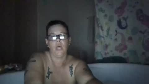 Snapshot of jewelzsquared chatting on 10-30-25, 08:53 jewelzsquared online show from 10-30-25, 08:53