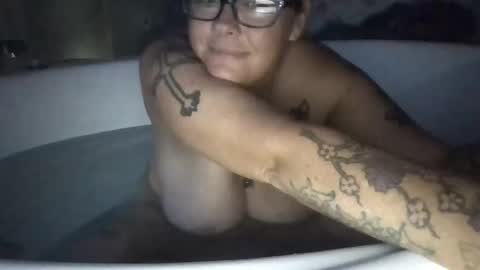 Snapshot of jewelzsquared chatting on 11-03-25, 09:59 jewelzsquared online show from 11-03-25, 09:59