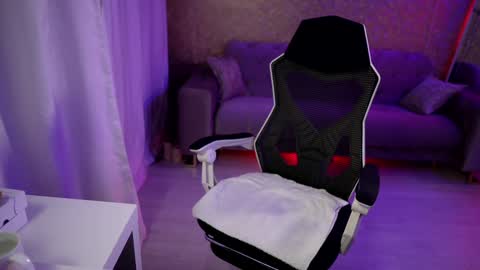 Snapshot of jeyssy69 chatting on 01-28-25, 05:00 Jeyssy also Andra  online show from 01-28-25, 05:00