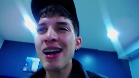 Snapshot of jheampiero chatting on 09-19-25, 01:56 Jheampiero online show from 09-19-25, 01:56