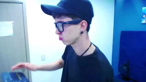 Snapshot of jheampiero chatting on 09-23-25, 01:58 Jheampiero online show from 09-23-25, 01:58