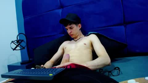 Snapshot of jheampiero chatting on 09-27-25, 02:11 Jheampiero online show from 09-27-25, 02:11