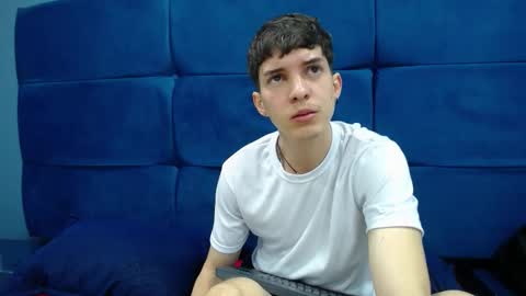 Snapshot of jheampiero chatting on 10-12-25, 01:43 Jheampiero online show from 10-12-25, 01:43