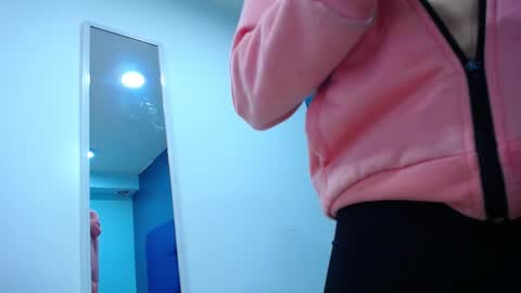 Snapshot of jheampiero chatting on 10-23-25, 03:33 Jheampiero online show from 10-23-25, 03:33