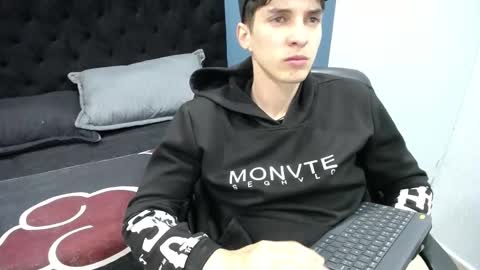 Snapshot of jheampiero chatting on 10-29-25, 01:57 Jheampiero online show from 10-29-25, 01:57