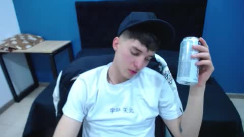 Snapshot of jheampiero chatting on 11-08-25, 02:39 Jheampiero online show from 11-08-25, 02:39