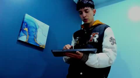 Snapshot of jheampiero chatting on 12-18-25, 02:23 Jheampiero online show from 12-18-25, 02:23