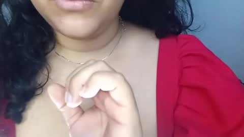 Snapshot of jho173027 chatting on 10-26-25, 06:41 En moreno online show from 10-26-25, 06:41